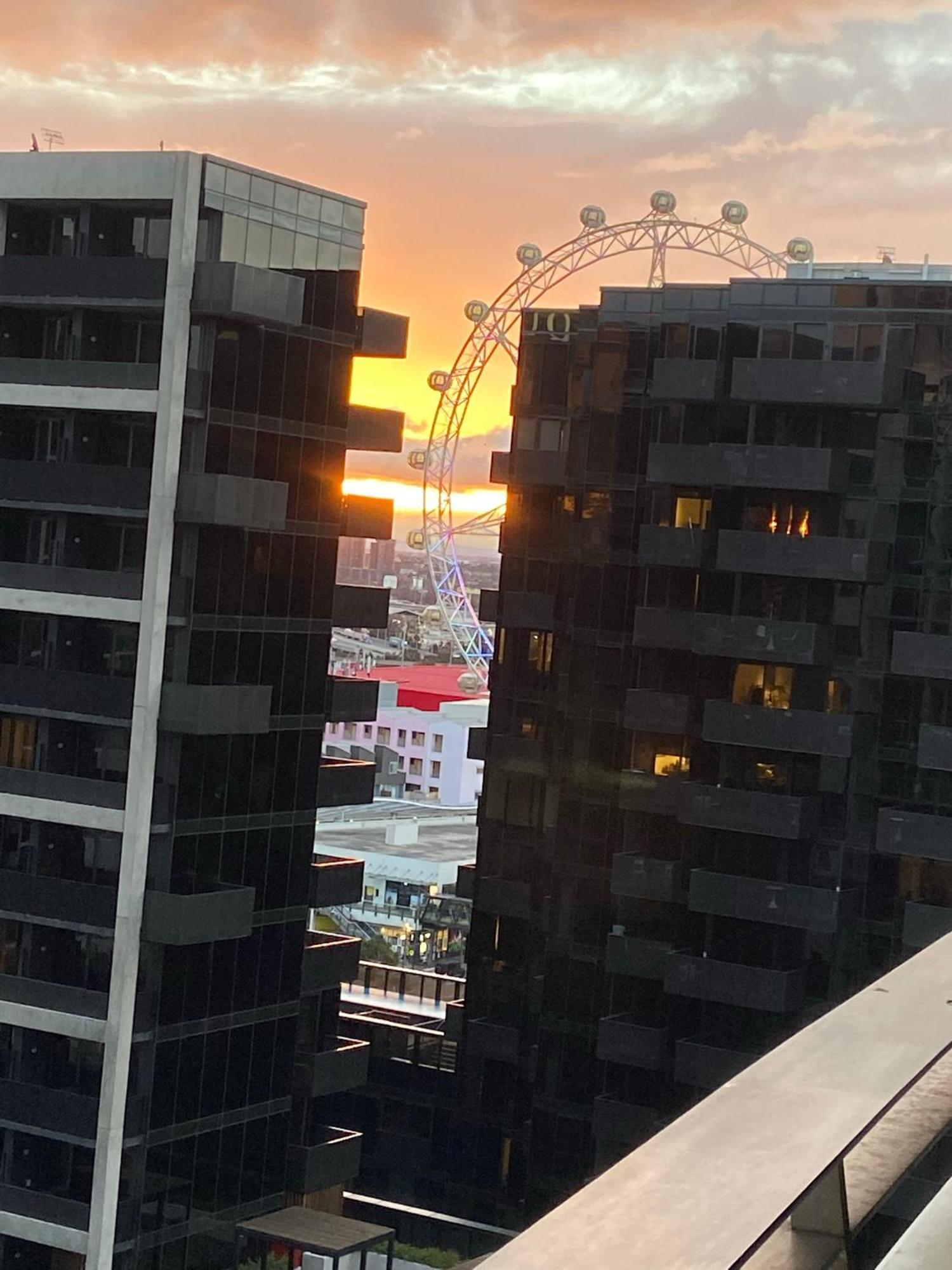 Akom At Docklands Melburne Exterior foto