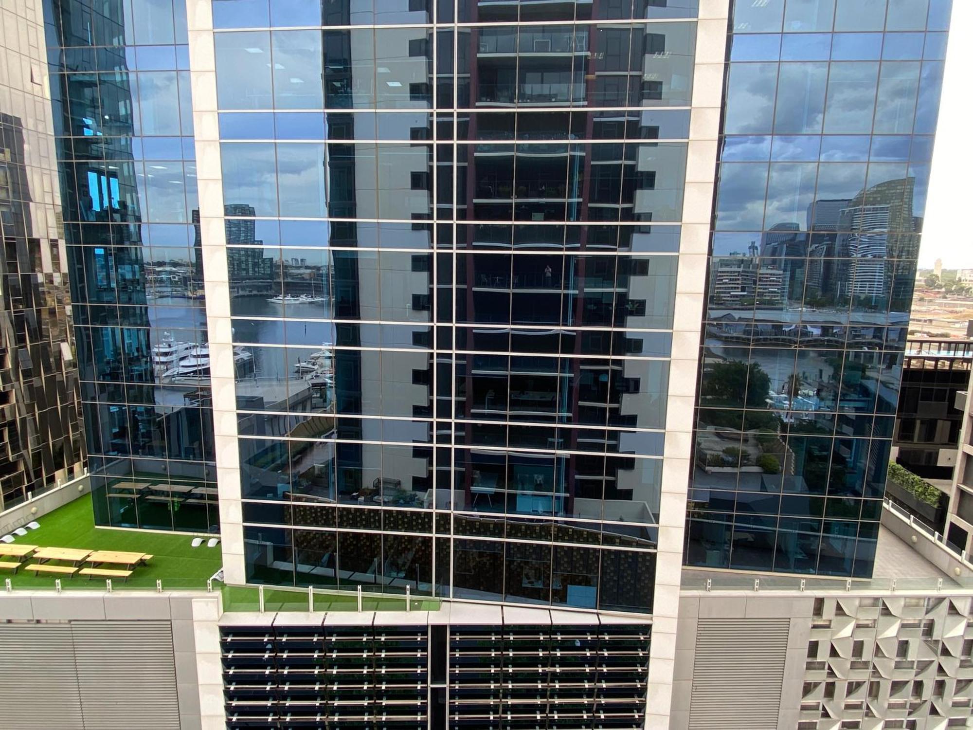 Akom At Docklands Melburne Exterior foto